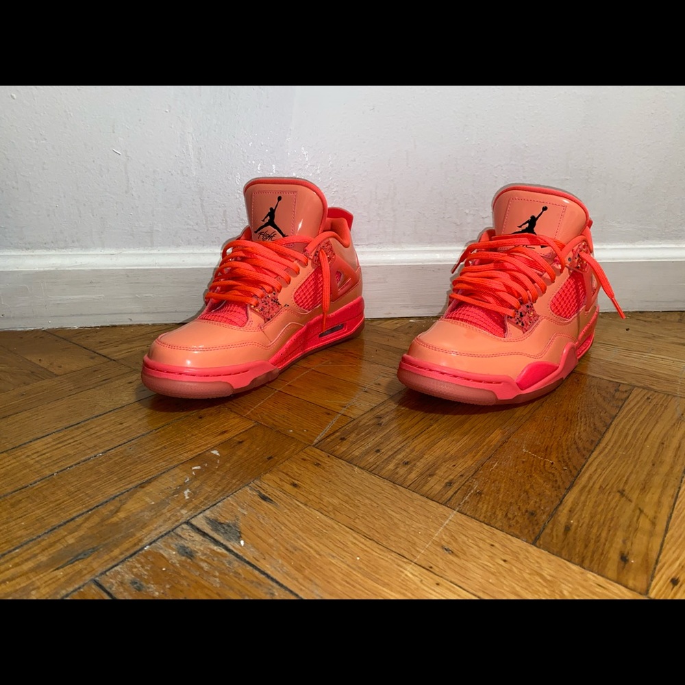 Womans Air Jordan 4 Retro NRG “Hot Punch”